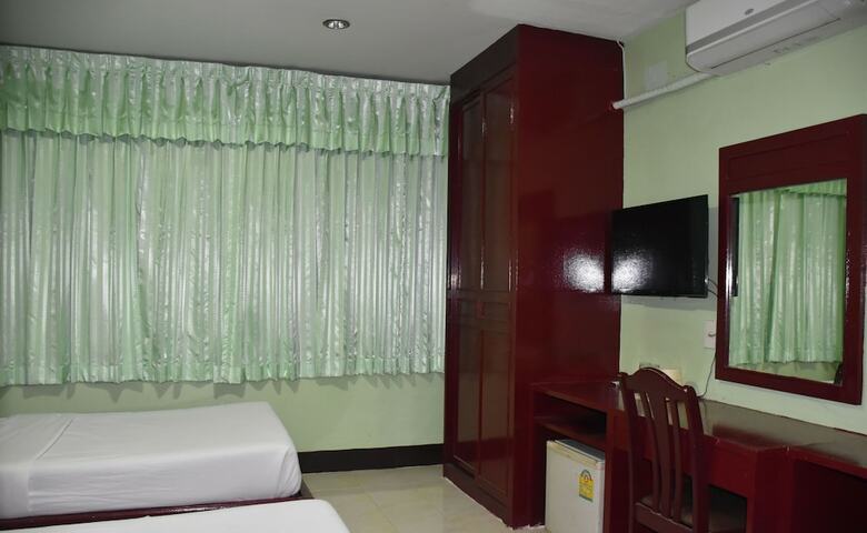 Hotel Woodlands Inn