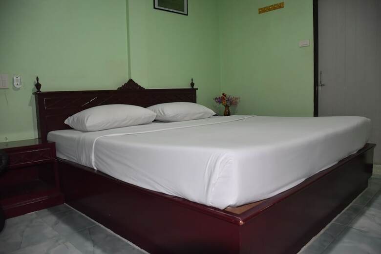 Hotel Woodlands Inn