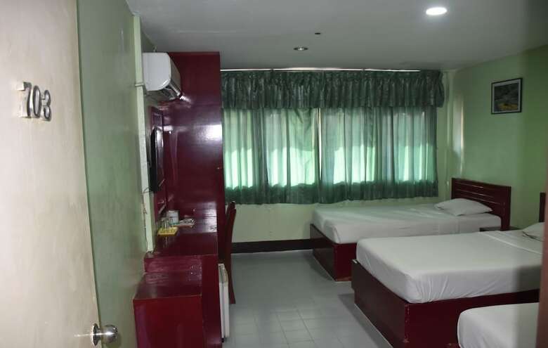 Hotel Woodlands Inn
