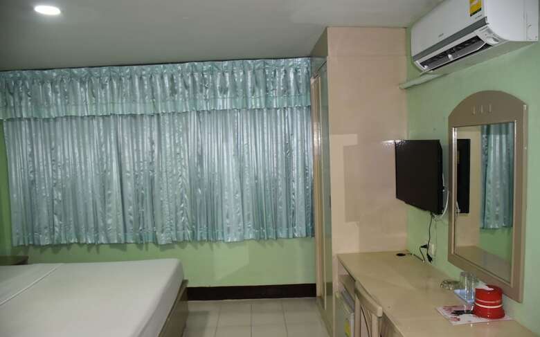 Hotel Woodlands Inn