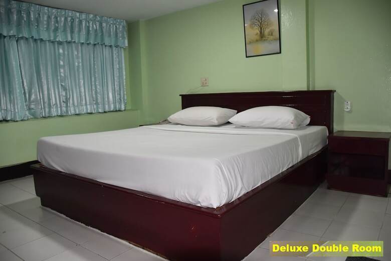 Hotel Woodlands Inn