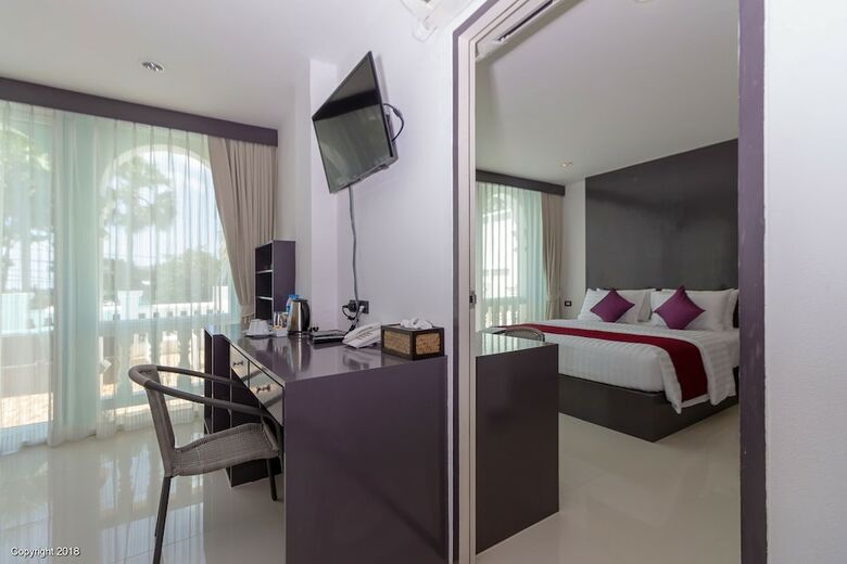 Modern Living Hotel