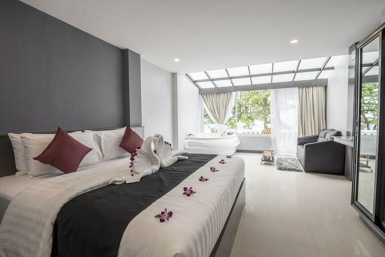 Modern Living Hotel