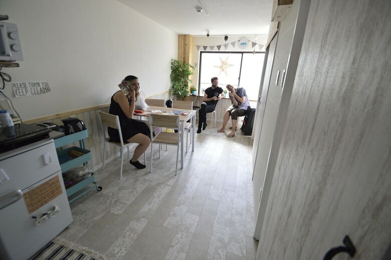 Hostal R Guest House - Hostel