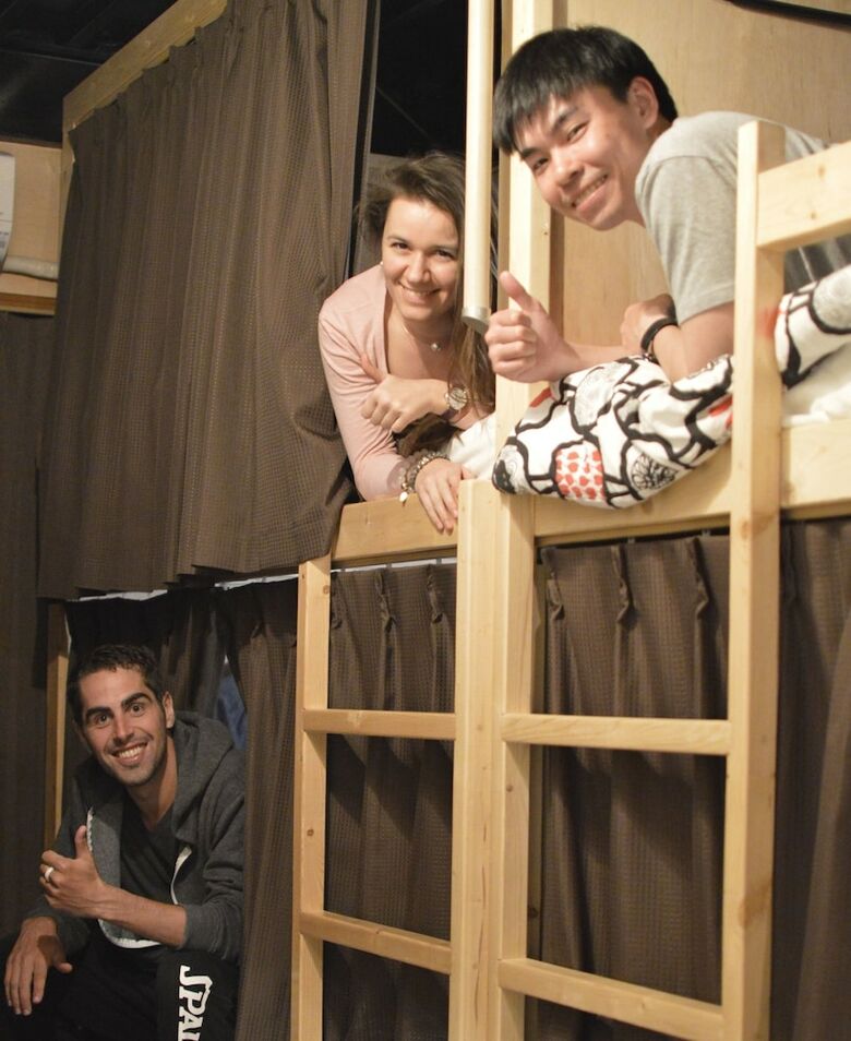 Hostal R Guest House - Hostel