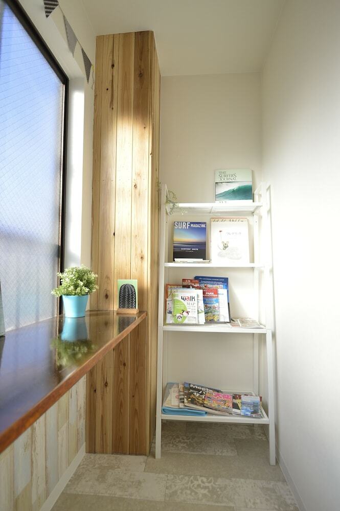 Hostal R Guest House - Hostel