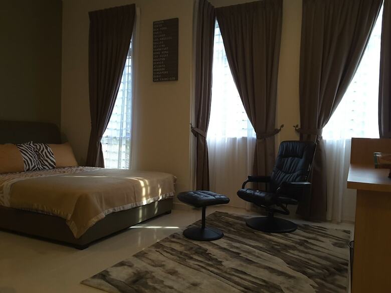 Laman Kurnia Holiday House