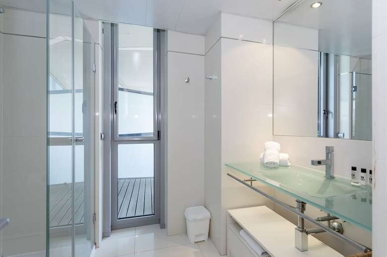 Apartamentos Unique Rentals - Seafront Lux Suite
