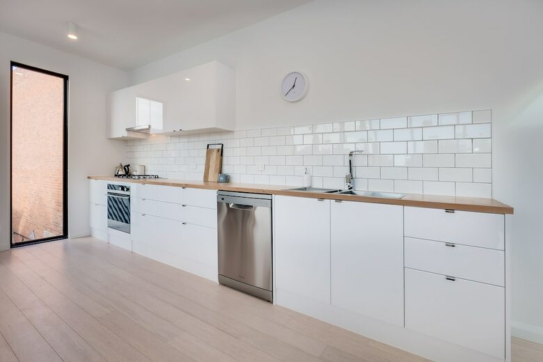 White Room Apartments
