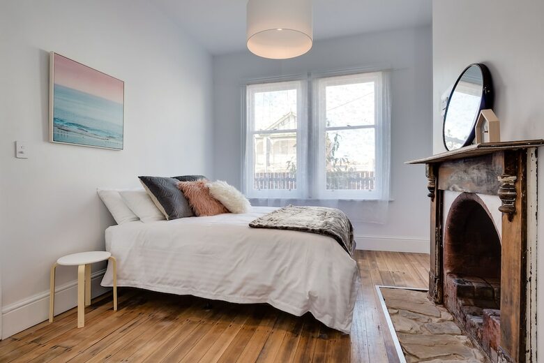 White Room Apartments