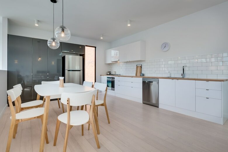 White Room Apartments