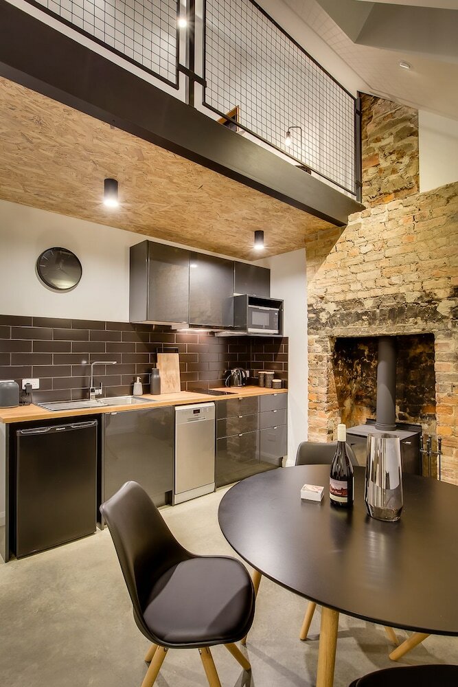 White Room Apartments