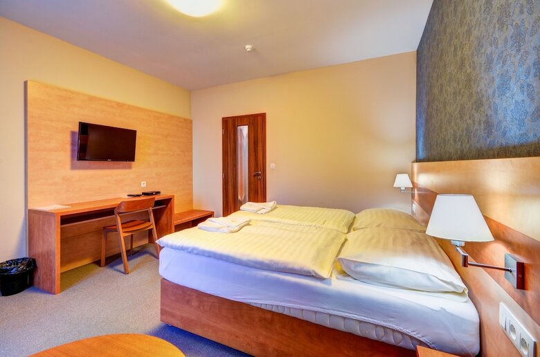 Hotel To?