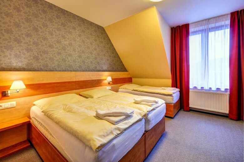 Hotel To?