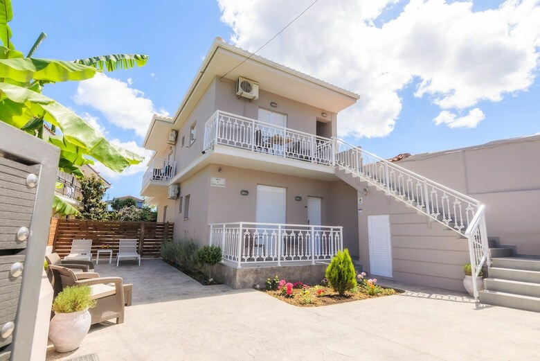 Apartamentos Nikos & Maria Studios