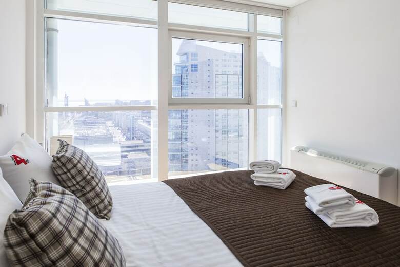 Rent4rest Lisbon 17th Floor River View Apartment