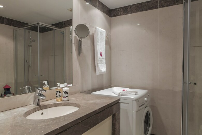 Rent4rest Estoril Beachfront Apartments