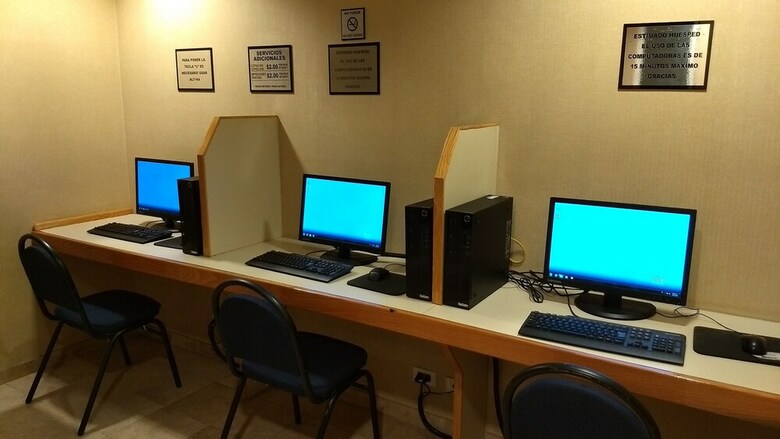 Hotel Mesaluna Near American Consulate