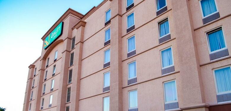 Hotel Mesaluna Near American Consulate