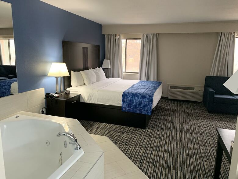 Hotel Baymont By Wyndham Enid