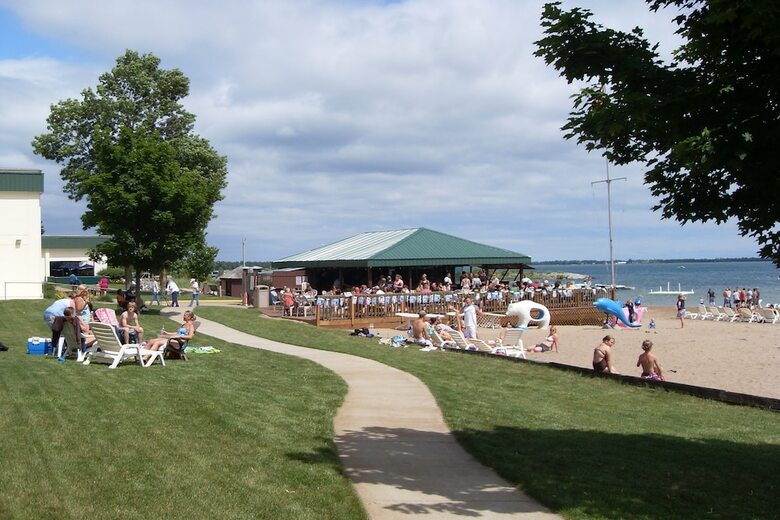 Hotel Tawas Bay Beach Resort