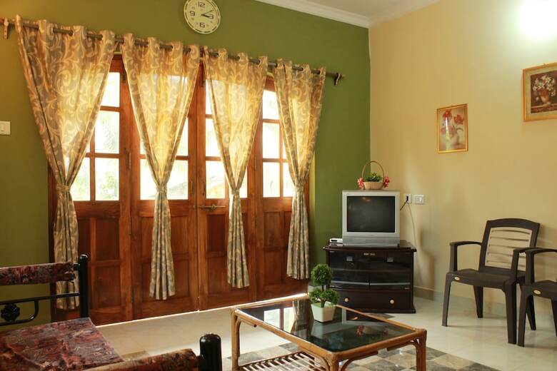 Hotel Oyo 9358 Home Designer 1bhk Candolim