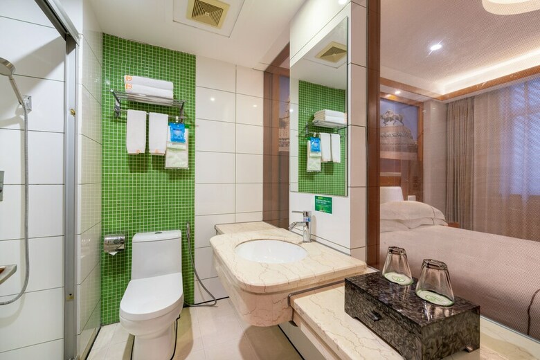 Yiwu Baide Theme Hotel