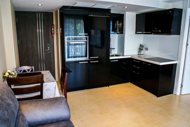 Centara Avenue Residence By Towers