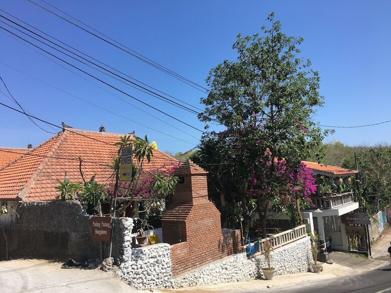 Hotel Padang Padang Breeze