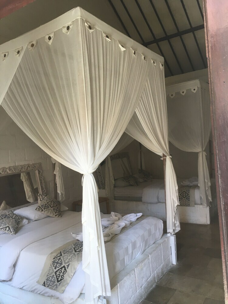 Hotel Padang Padang Breeze
