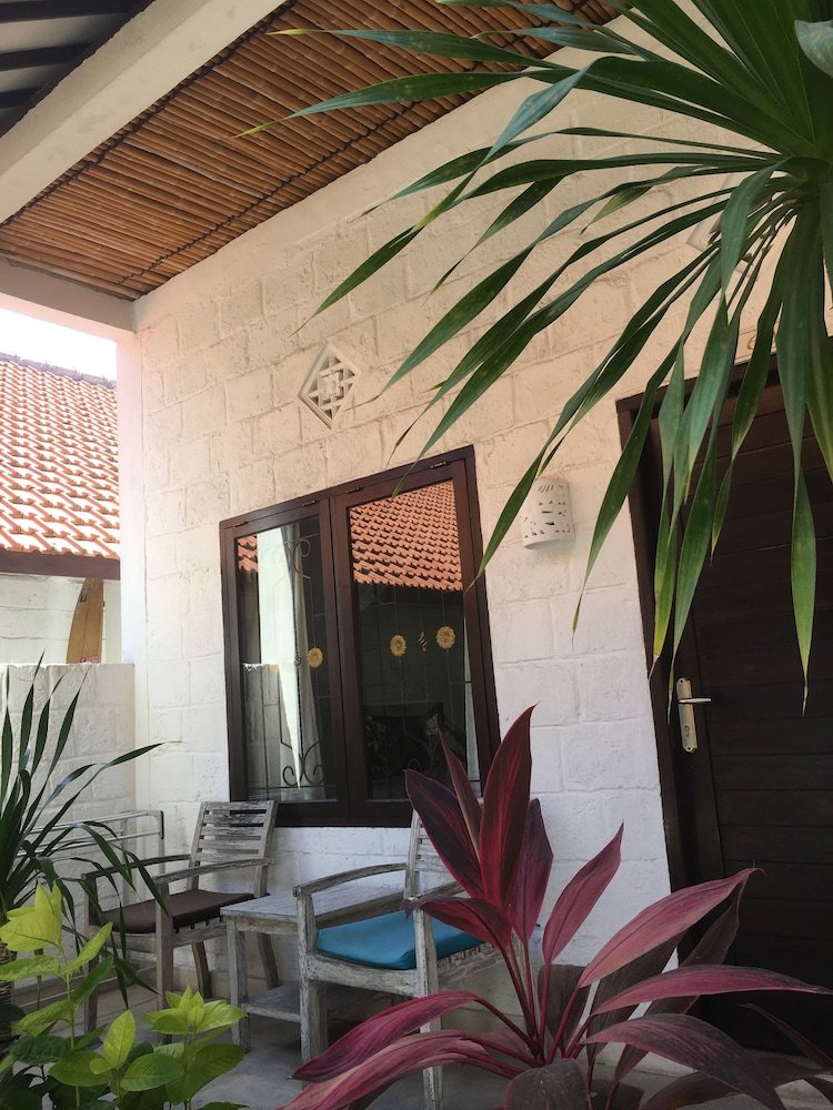 Hotel Padang Padang Breeze