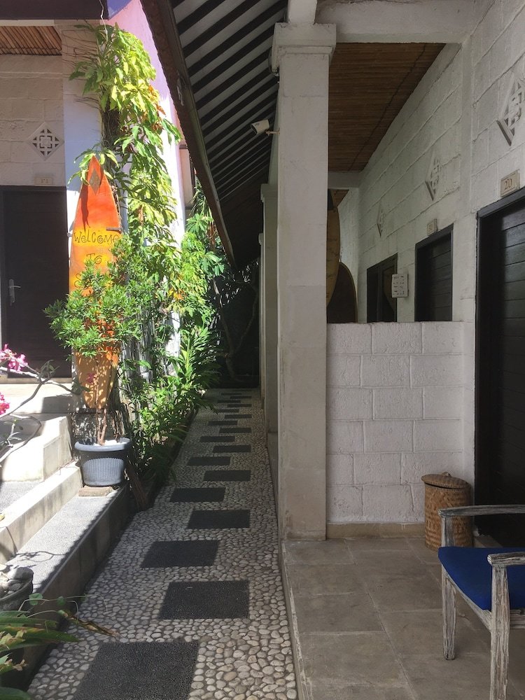 Hotel Padang Padang Breeze