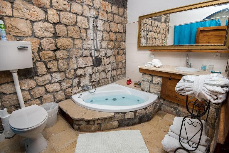 Hotel Pina Barosh Bnb