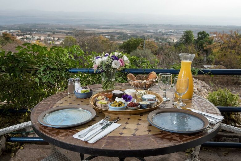 Hotel Pina Barosh Bnb