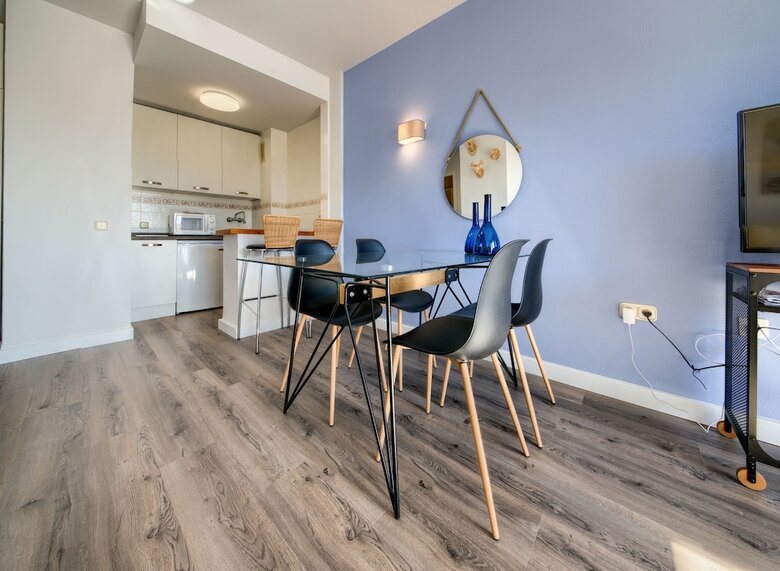Apartamentos Holidays2benal Beach