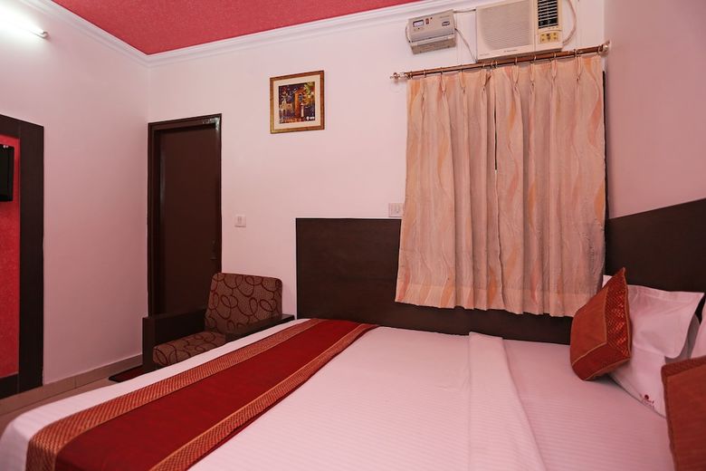 Oyo 3033 Radiant Hotel