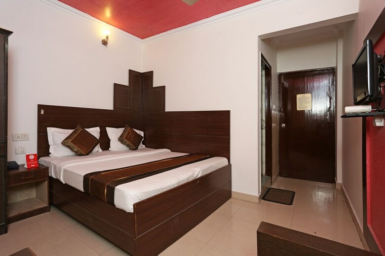Oyo 3033 Radiant Hotel