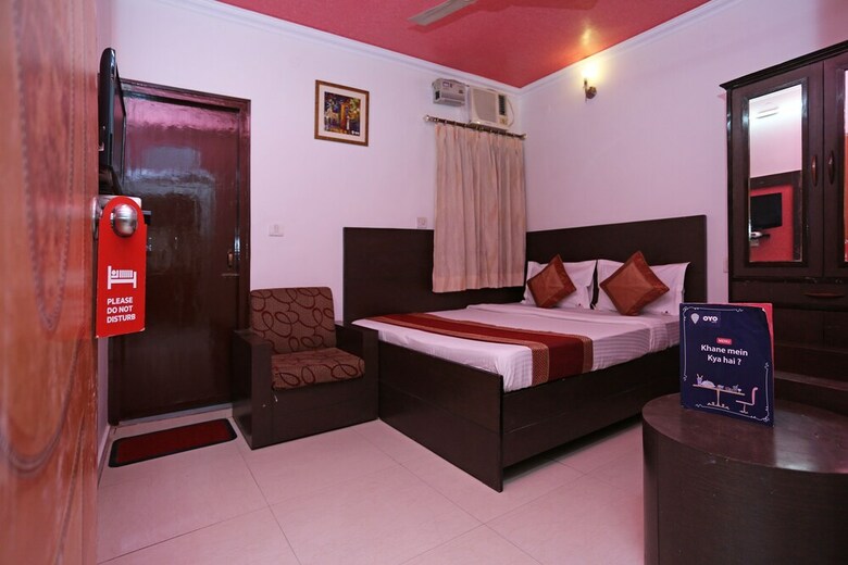 Oyo 3033 Radiant Hotel