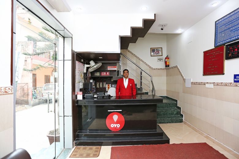Oyo 3033 Radiant Hotel