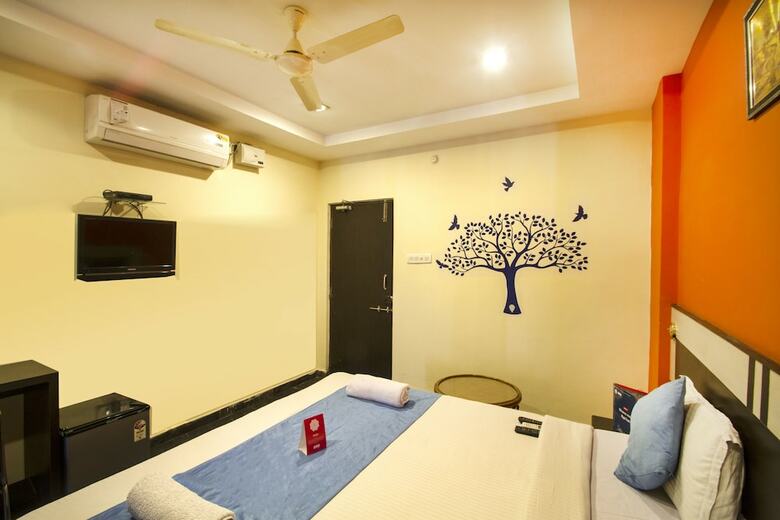 Hotel Oyo 4937 Near Dlf