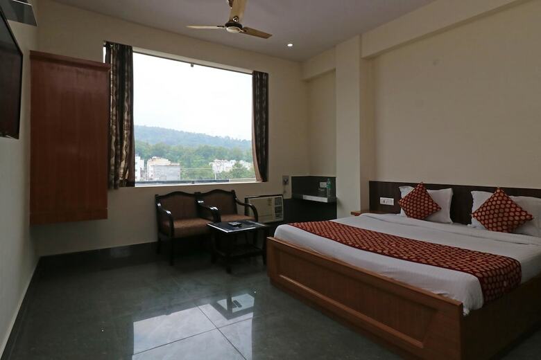 Oyo 4798 Hotel Periwal Premium