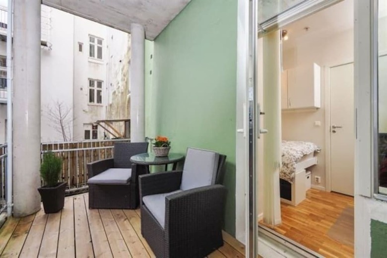 Modern Apartment With Balcony