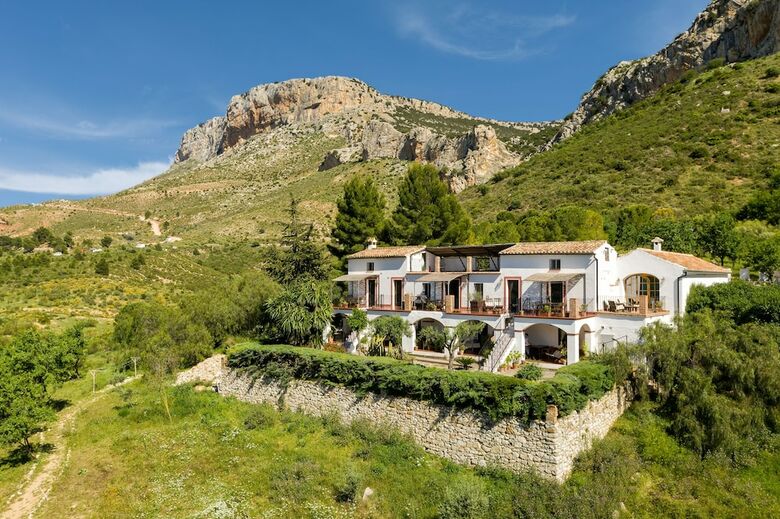 Apartamentos El Arpa Finca Malaga