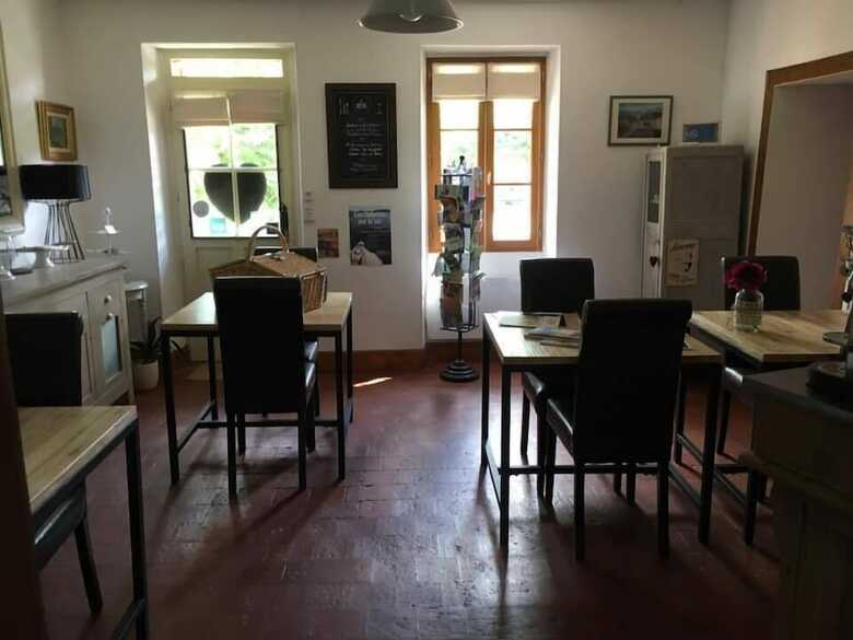 Hotel La Maison Du Lac - Near Plage de Bonnu