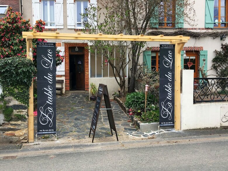 Hotel La Maison Du Lac - Near Plage de Bonnu