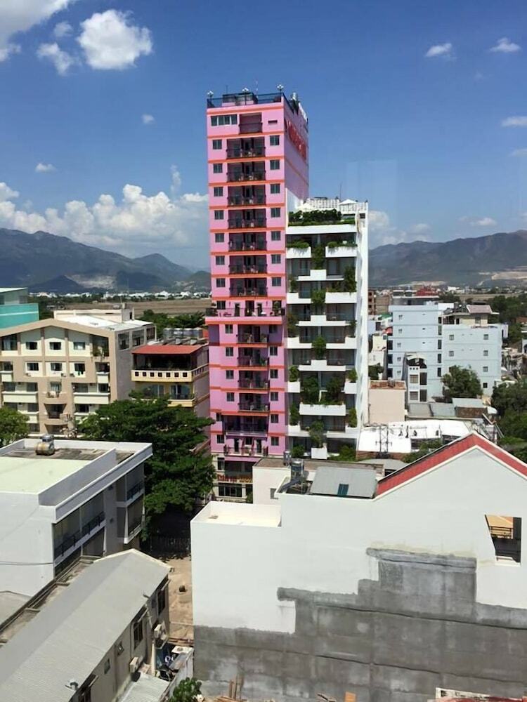 Golden Summer Hotel