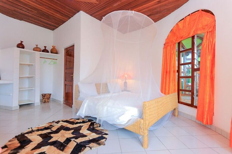 Hotel The Palm Beach Resort