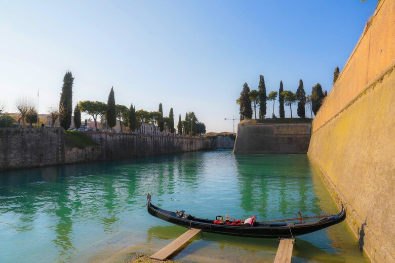Le Finestre Sul Borgo B&B