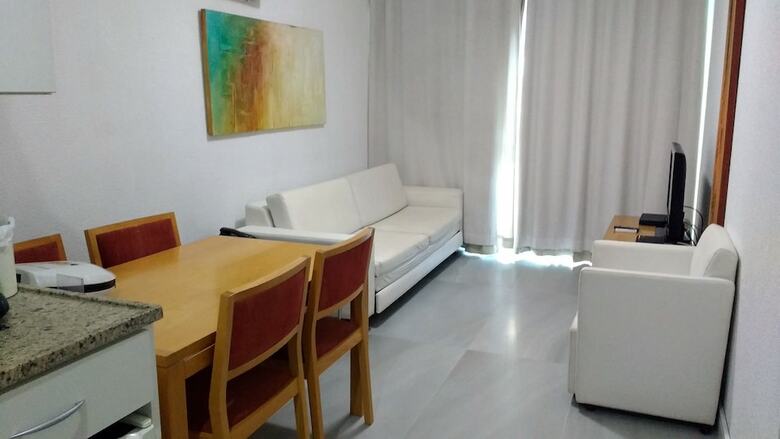 Apartamentos Quarto E Sala de Frente Para O Mar