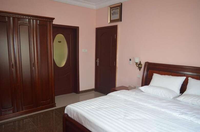 Hotel Precious Guest Lodge